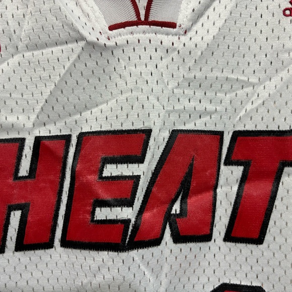 Dwayne Wade Heat NBA Adidas white basketball Jersey, men’s large - Picture 8 of 10